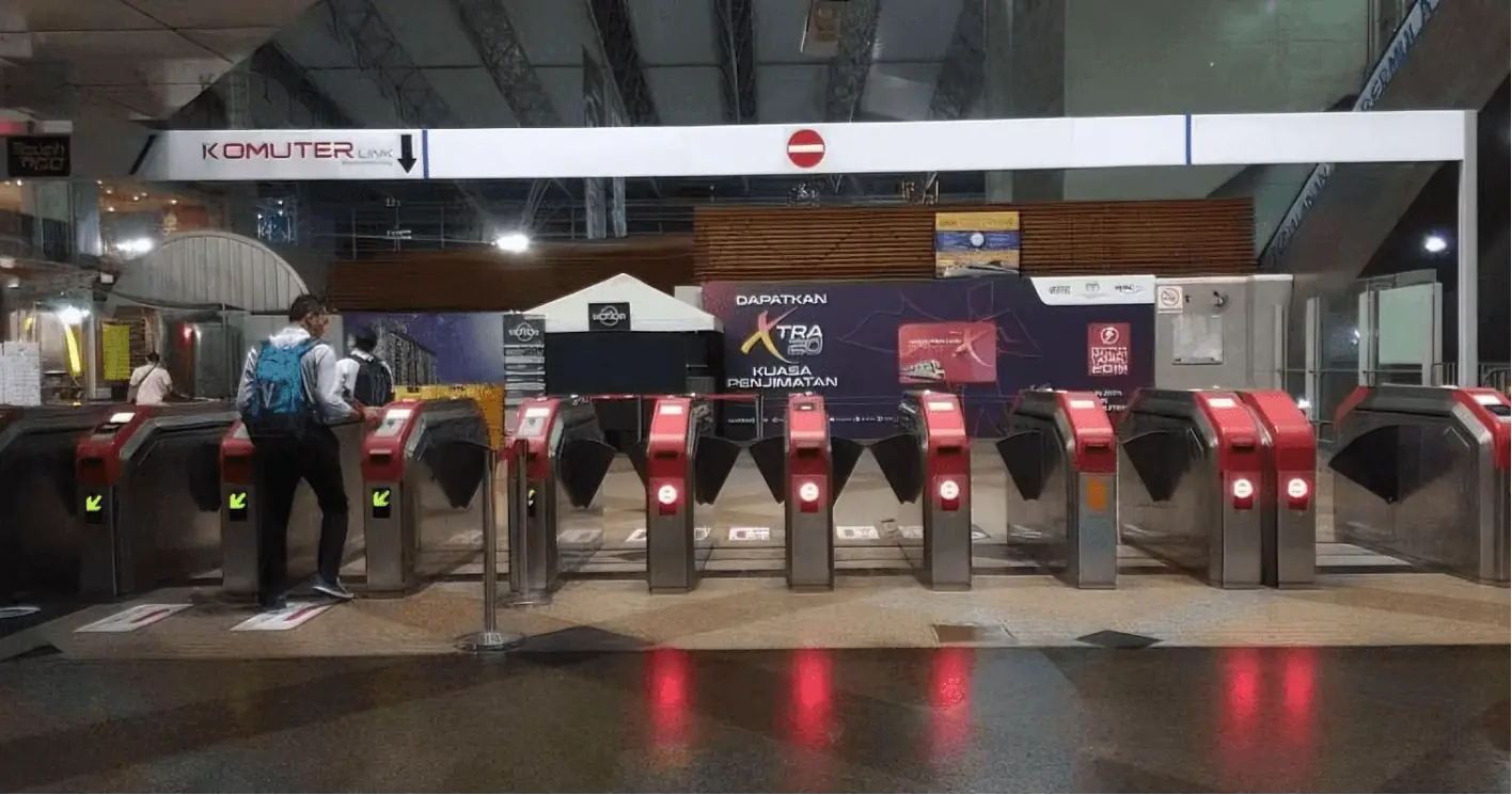 Wie verwaltet man die Zugangsberechtigung für Zugangskontrolldrehkreuze?